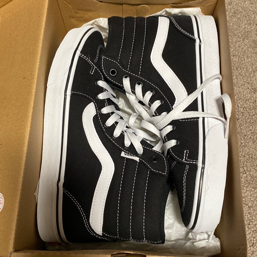 New with box Vans Filmore high-top sneaker